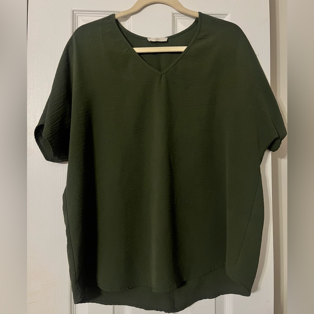 Entro Green Dolman Sleeve Blouse Relaxed Fit
